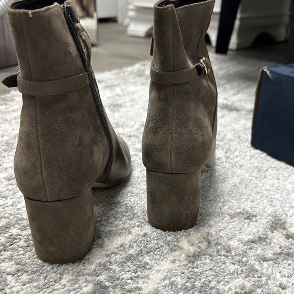 Elegant Taupe Ankle Boots - Picture 5 of 6